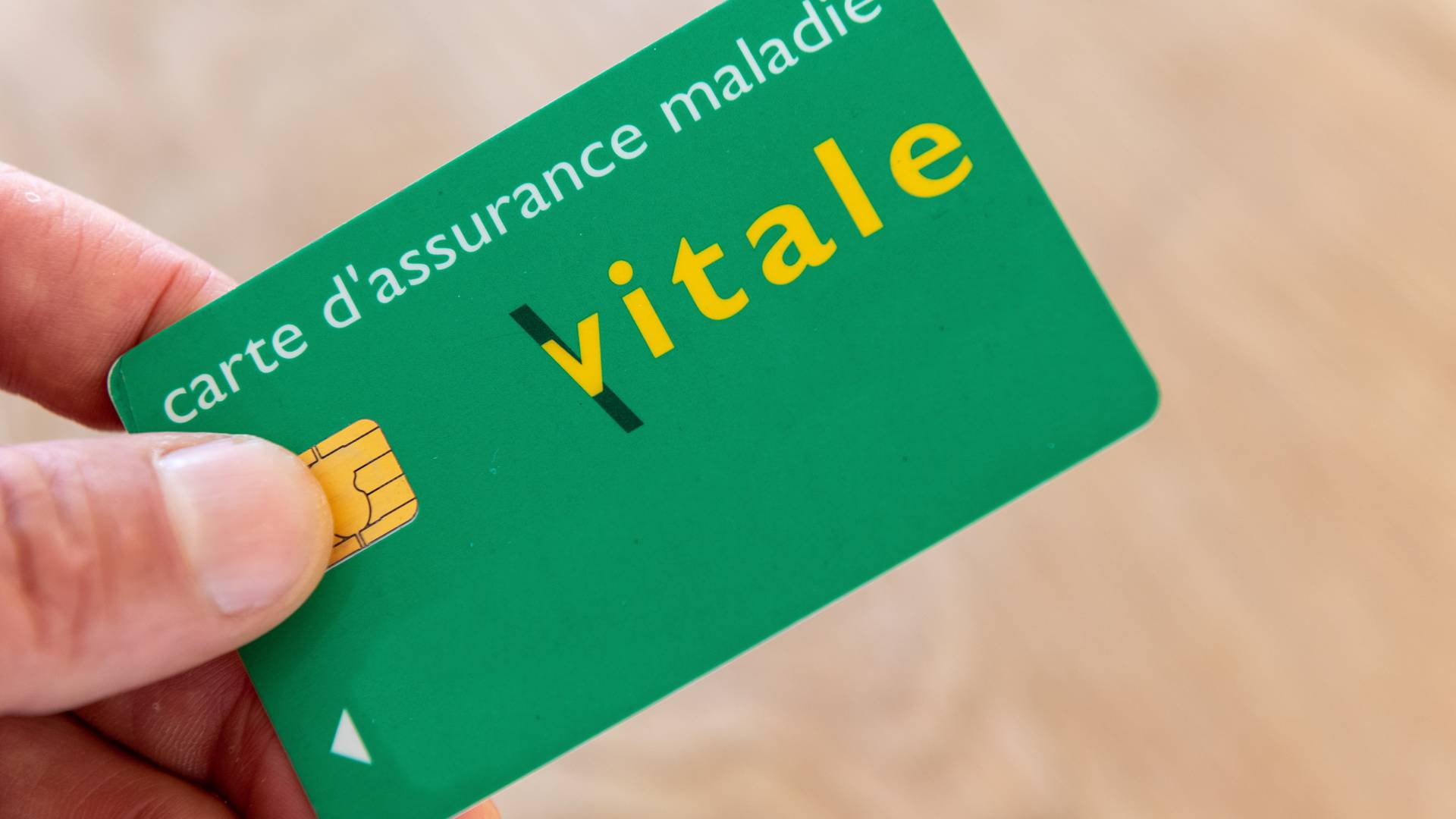 découvrez tout ce que vous devez savoir sur la couverture maladie universelle (cmu) pour les étudiants étrangers en france. informez-vous sur les démarches, les conditions d'éligibilité et les avantages offerts pour une pleine protection santé pendant votre séjour.