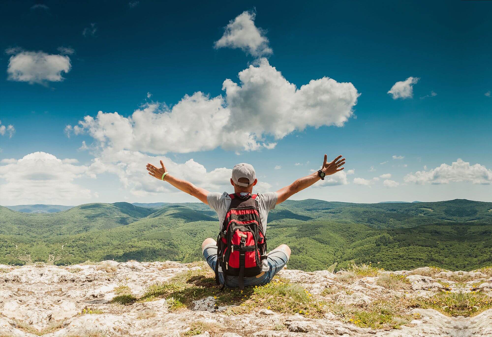 découvrez notre mutuelle santé voyage, conçue pour vous protéger durant vos déplacements à l'étranger. bénéficiez d'une couverture complète et d'assistance en cas d'imprévu, afin de voyager l'esprit tranquille. comparez nos offres et choisissez la protection qui vous convient le mieux.