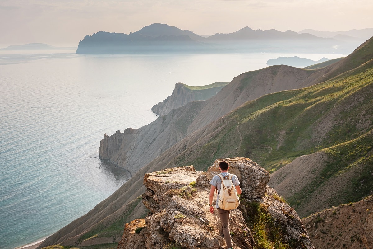 découvrez nos solutions d'assurance santé spécialement conçues pour les jeunes expatriés. protégez votre santé et vos voyages à l'étranger avec des garanties adaptées à vos besoins. ne laissez pas l'incertitude planer sur votre aventure internationale !