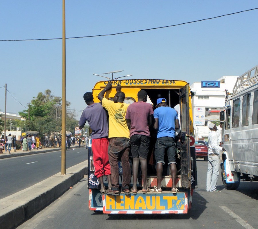 ontdek alles wat jy moet weet oor ekspatriasie in Dakar: praktiese advies, administratiewe prosedures, plaaslike kultuur en professionele geleenthede om suksesvol in die Senegalese hoofstad te vestig.